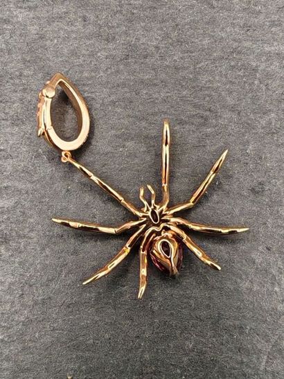 * ALEXANDRA ROSIER.
Rose gold and blackened...