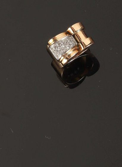 Bague tank en or jaune 750‰ et platine 950‰...