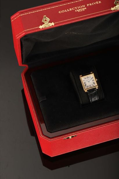 CARTIER. Modèle Attaches Obus, Collection...
