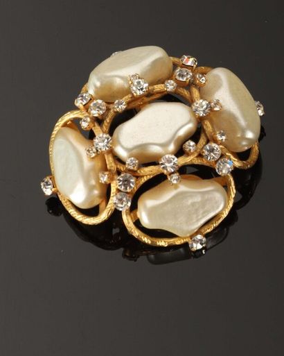 CHANEL (Made in France).
Broche-pendentif...