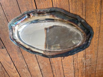 Large oval silver dish (950/1000th), contoured...