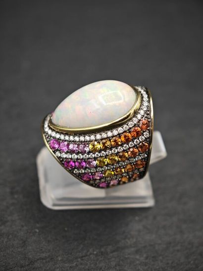 * ALEXANDRA ROSIER.
Large bague en or jaune...