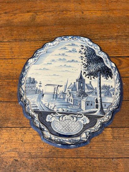 MAKKUM (Holland). 
Set of two decorative...