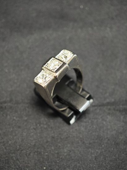 Chevalière-style ring in 750‰ white gold...