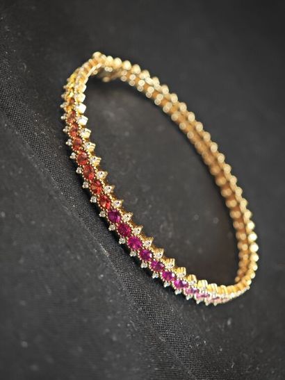* ALEXANDRA ROSIER. 
Bracelet rigide ouvrant...