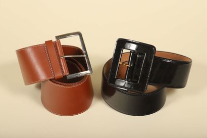 Lot de deux ceintures : 
- BARBARA BUI.
Ceinture...