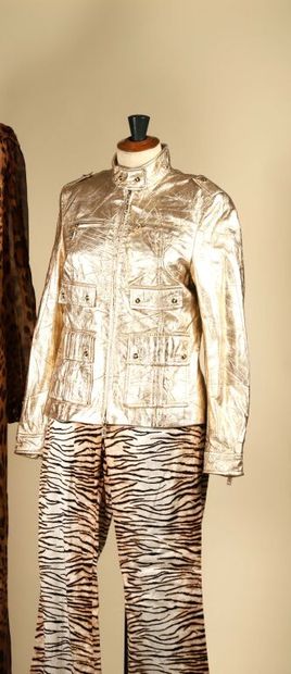 ESCADA.
Ensemble comprenant :
- Blouson perfecto...