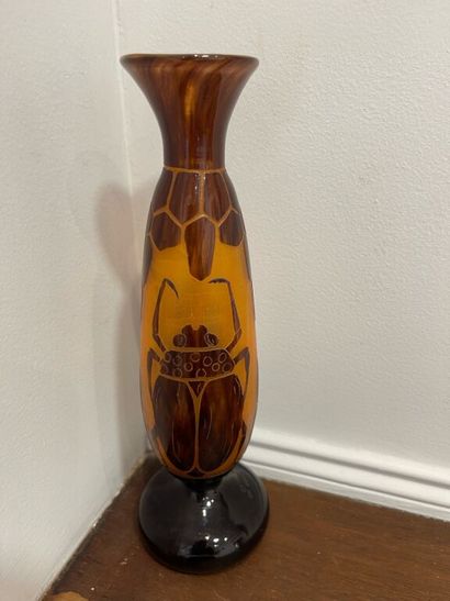 CHARLES SCHNEIDER - LE VERRE FRANÇAIS.
Vase...