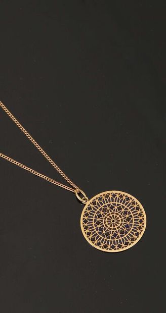 Pendentif en or jaune 750‰ figurant un motif...