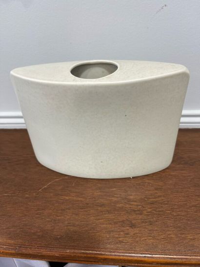 VIREBENT.
Vase méplat en porcelaine émaillée...