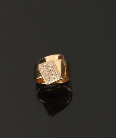 Yellow gold 750‰ drapery-style cross ring...