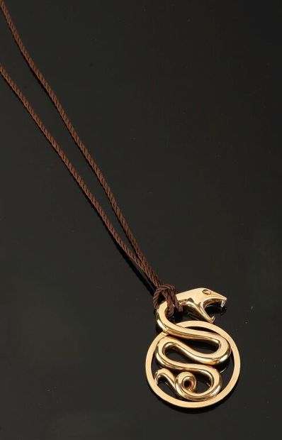BOUCHERON. 
Pendentif en or jaune 750‰ présentant...