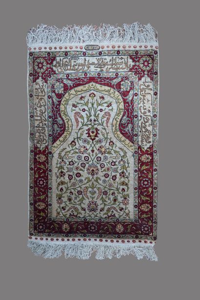 TURQUIE.
Fin tapis de prière Héréké en soie...