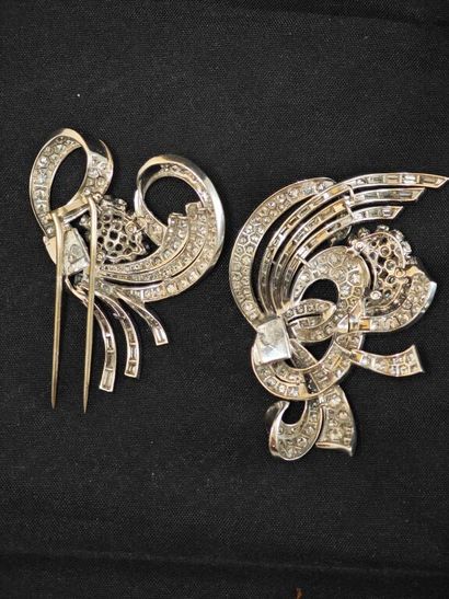 Large radiant corsage brooch in 950‰ platinum...