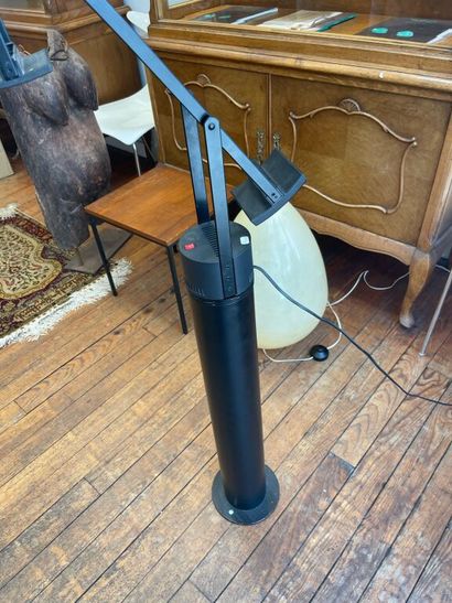 Richard SAPPER (1932-2015).
Lampadaire orientable...