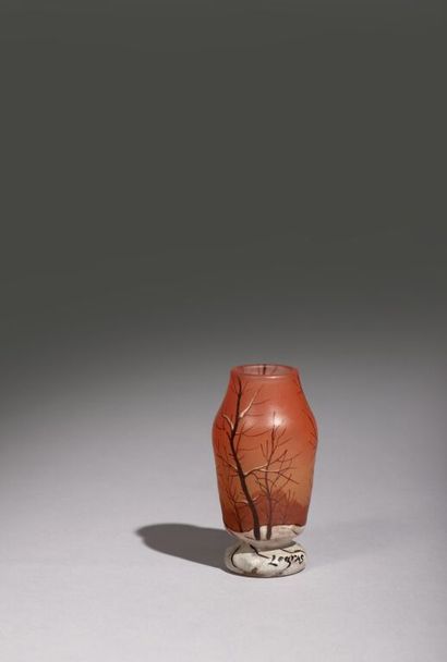 LEGRAS & Cie. 
Lined glass miniature vase...