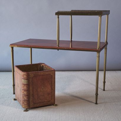 * Attribué à MAISON BAGUÈS.
Table d'appoint...