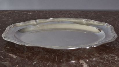 * Grand plat en argent (950/1000e), modèle...