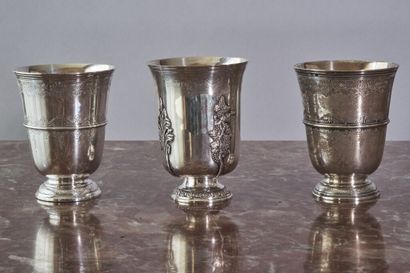 * Timbale tulipe en argent (950/1000e), à...