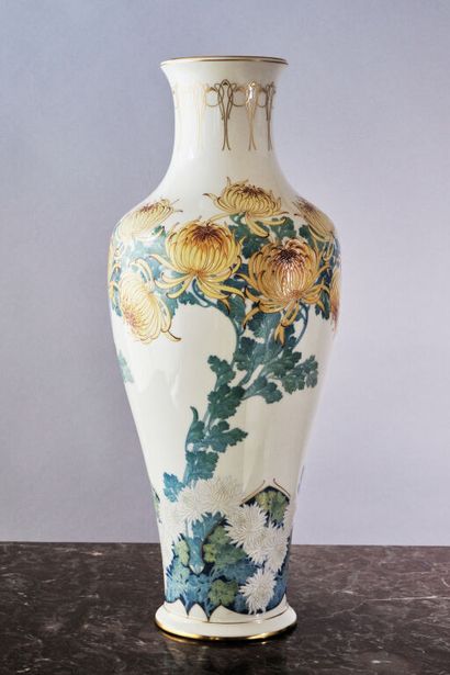 * SÈVRES (hard porcelain). 
Large porcelain...