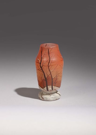 LEGRAS & Cie. 
Lined glass miniature vase...
