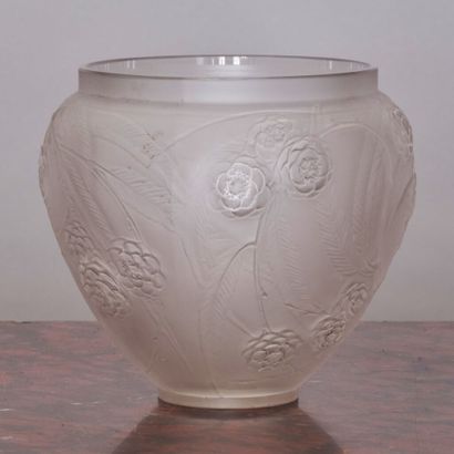 Chips /// René LALIQUE (1860-1945).
Néfliers