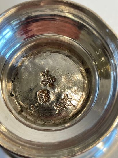 Timbale sur piédouche en argent 950‰ à décor...