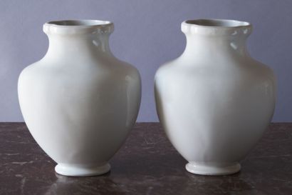 * MANUFACTURE NATIONALE DE SÈVRES.
Pair of...