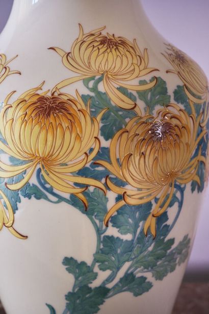 * SÈVRES (hard porcelain). 
Large porcelain...