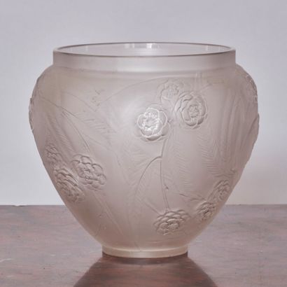 Chips /// René LALIQUE (1860-1945).
Néfliers