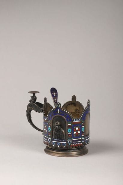 NON VENU /// Russie Impériale. 
Porte-tasse...