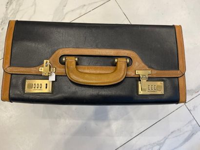 MORABITO. 
Attaché-case en cuir grainé bicolore...