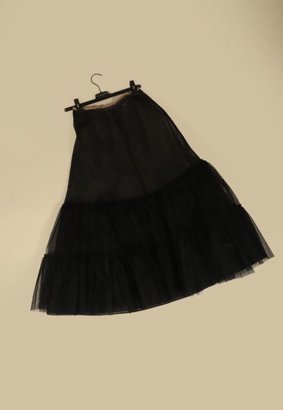 JEAN-LOUIS SCHERRER COUTURE.
Ample jupe envolée...