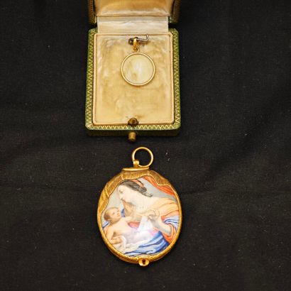 Lot d'or jaune 750‰ composé d'une médaille...