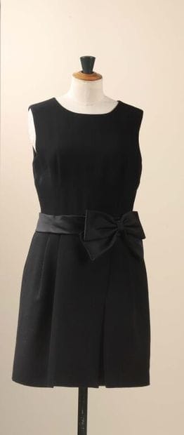 DOLCE & GABBANA.
Robe noire du soir en laine...