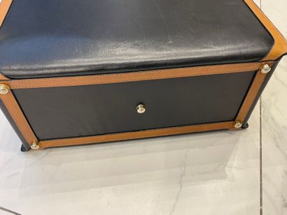 MORABITO. 
Attaché-case en cuir grainé bicolore...