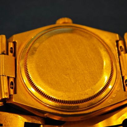 ROLEX. Modèle oysterquartz day-date. Ref...