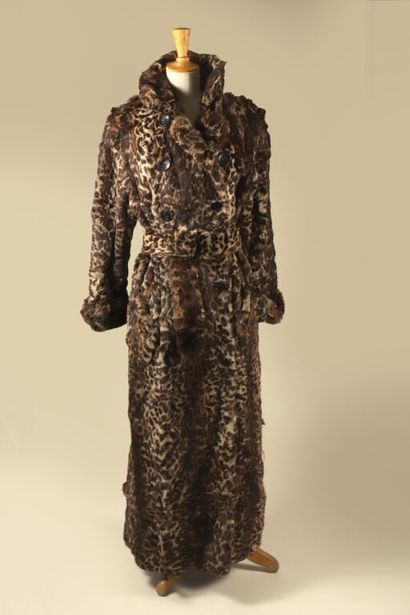 SONIA RYKIEL.
Long manteau croisé en lapin...