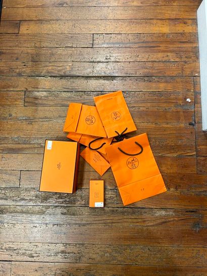 HERMÈS. 
Ensemble de 5 sacs, plusieurs formats....
