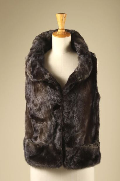 SYLVIE SCHIMMEL.
Gilet sans manches en vison...