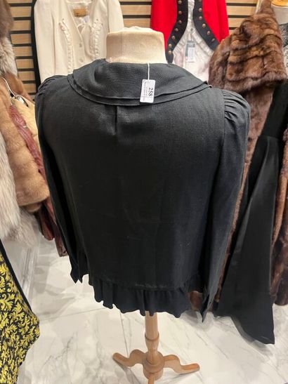 NINA RICCI BOUTIQUE.
Veste en lin noir, col...