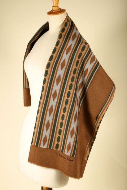 CHRISTIAN DIOR.
Foulard en laine et soie...