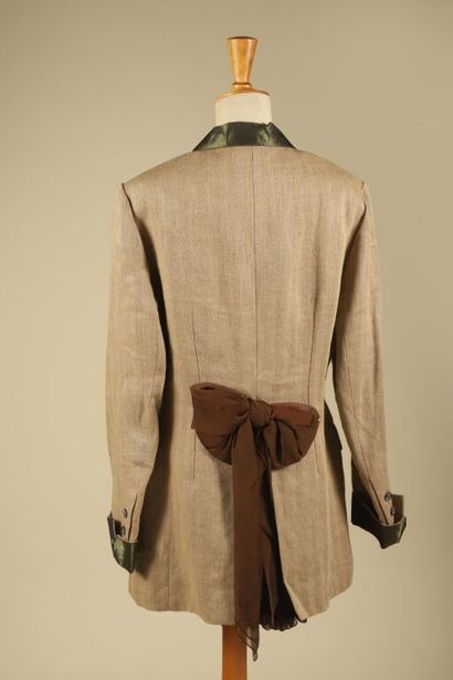 NINA RICCI Paris (Haute Boutique).
Veste...