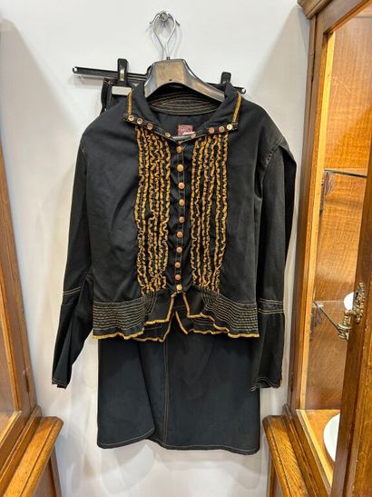 JEAN PAUL GAULTIER JEANS.
Ensemble comprenat...