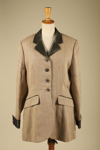 NINA RICCI Paris (Haute Boutique).
Veste...
