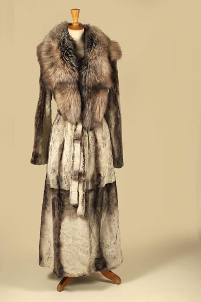 YVES SALOMON.
Long manteau en Vision rasé...