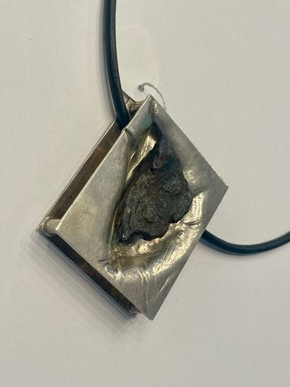 COTÉ MEC. 
Pendentif moderniste argent 925‰...