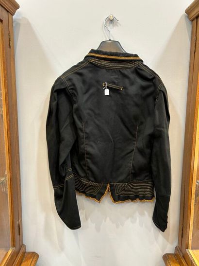 JEAN PAUL GAULTIER JEANS.
Ensemble comprenat...