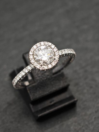 Bague en or gris 750‰ ornée d'un diamant...
