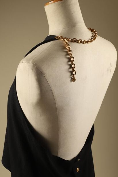 SONIA RYKIEL.
Dos nu noir, fermeture chaine...